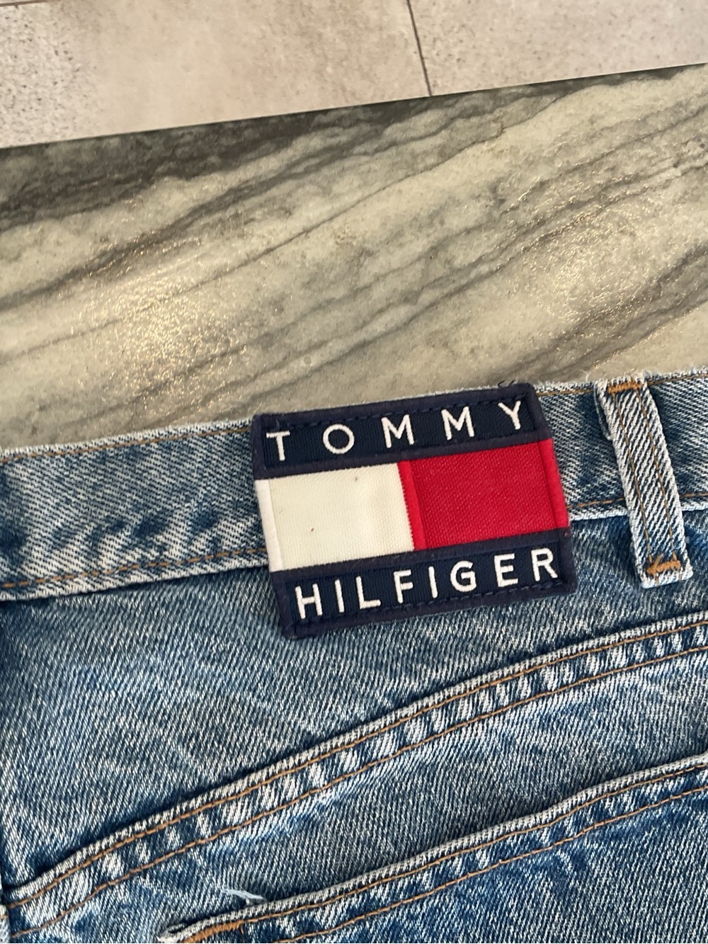 Tommy Hilfiger Light Wash Relaxed Jeans - Picture 7 of 11